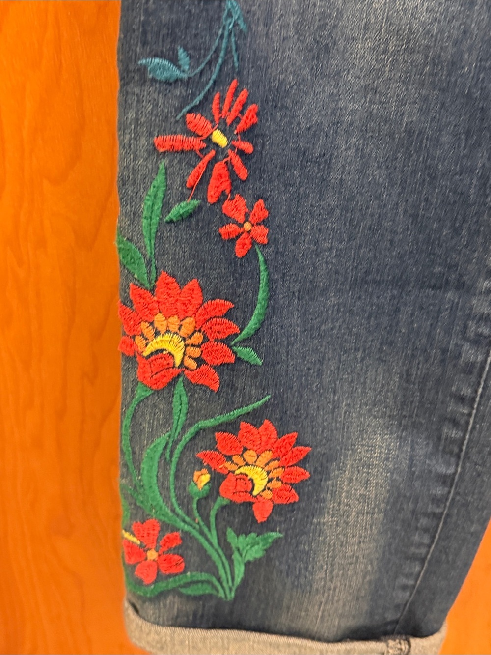 🌺🌺🌺BOGOHO🌺🌺🌺Vintage America Blue Embroidered Floral Ankle Jeans-4 - Picture 5 of 12